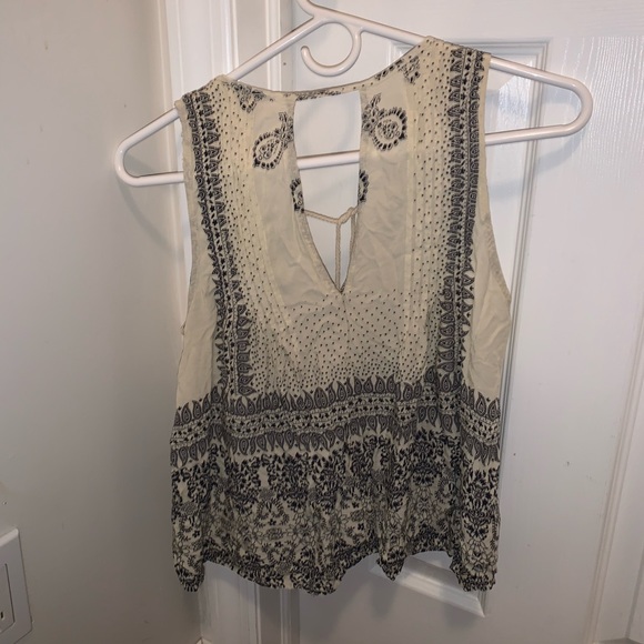 Pretty Patterned Top - Picture 2 of 2